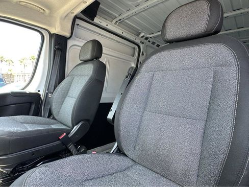 Used 2023 RAM ProMaster 2500 FWD image 7