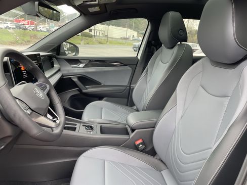 New 2026 Volkswagen Tiguan SE R-Line image 15