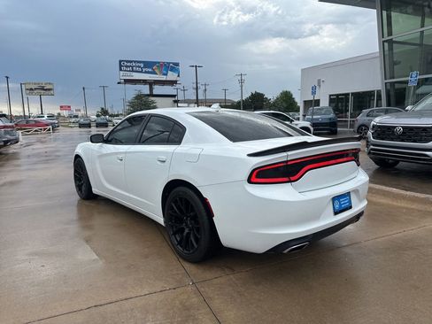 Used 2016 Dodge Charger SXT RWD image 7