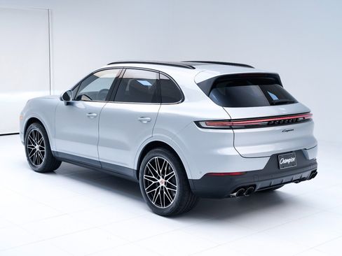 New 2026 Porsche Cayenne image 3