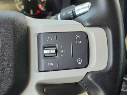 Certified 2022 Land Rover Defender 110 SE AWD/4WD image 32