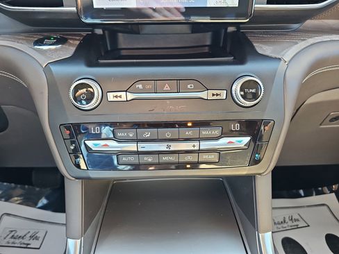 Used 2020 Ford Explorer Platinum AWD/4WD image 27