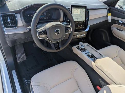 Used 2026 Volvo XC90 B6 Plus w/ Protection Package Premier AWD/4WD image 3