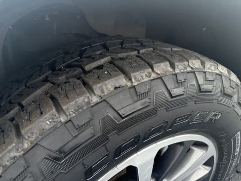 Used 2020 Ford Expedition XLT image 26