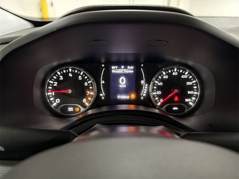 Used 2015 Jeep Renegade Latitude w/ Popular Equipment Group image 11