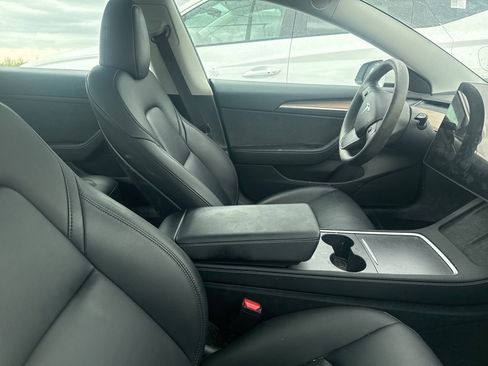 Used 2023 Tesla Model 3 Standard Range image 8