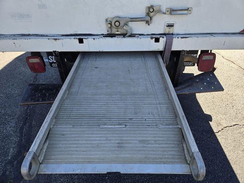 Used 2005 Chevrolet Express 3500 image 10