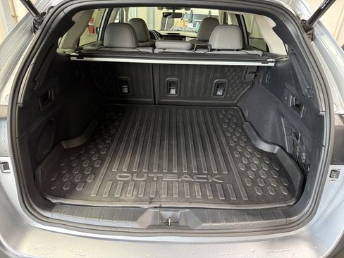 Certified 2022 Subaru Outback Limited image 12