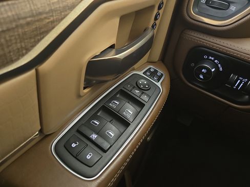 Certified 2024 RAM 2500 Limited image 31