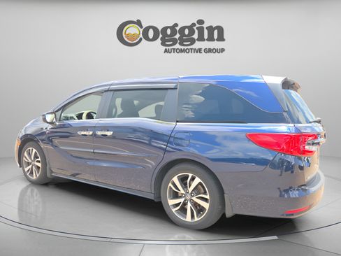 Used 2023 Honda Odyssey Touring image 3