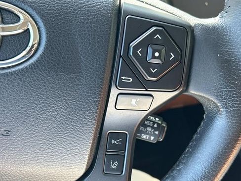 Used 2020 Toyota Sequoia Platinum AWD/4WD image 35