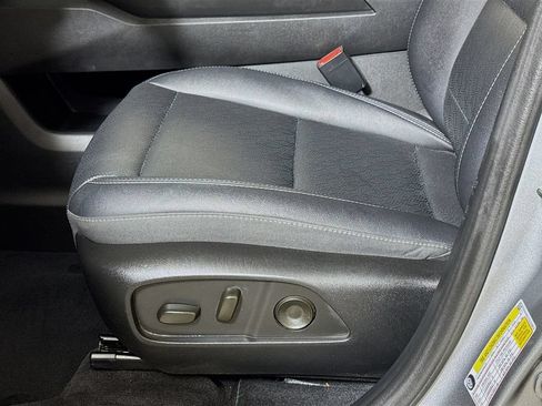 Certified 2025 Chevrolet Equinox LT w/ Convenience Package II FWD image 18