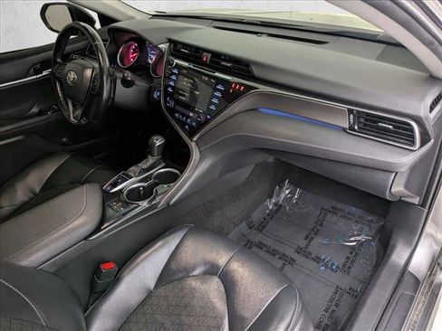 Used 2020 Toyota Camry XSE FWD image 19