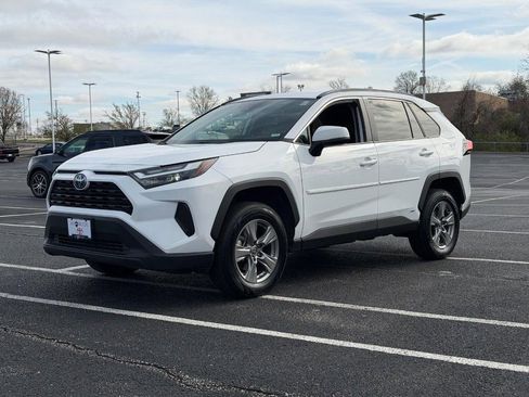 Used 2024 Toyota RAV4 LE image 10