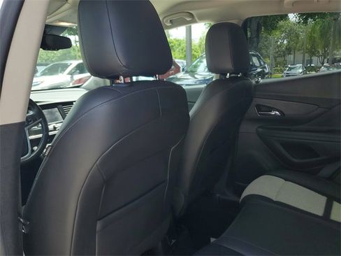 Used 2022 Buick Encore Preferred w/ Safety Package image 11