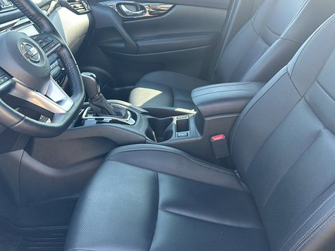 Used 2021 Nissan Rogue Sport SL w/ Premium Package image 13