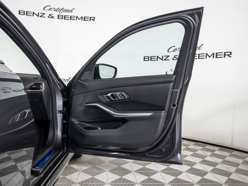 Used 2022 BMW 330i Sedan w/ M Sport Package image 21