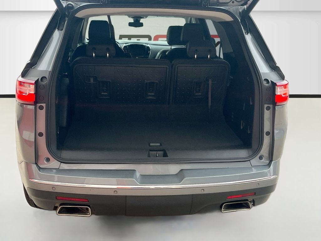 Used 2021 Chevrolet Traverse Premier w/ LPO, Blackout Package AWD/4WD image 28