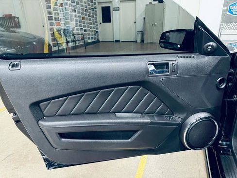 Used 2014 Ford Mustang GT Premium w/ Comfort Package image 24