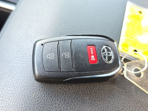 Used 2025 Toyota Tacoma TRD Sport image 28