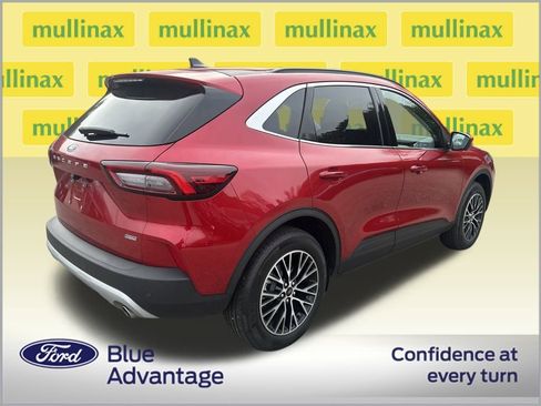 Used 2026 Ford Escape SE w/ PHEV Premium Package image 2