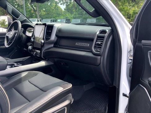 Used 2024 RAM 1500 Laramie AWD/4WD image 13