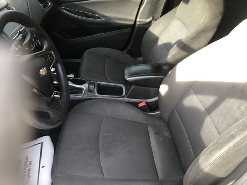 Used 2018 Chevrolet Cruze LT image 19
