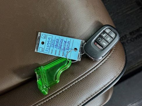 Used 2025 Honda Odyssey Touring image 39