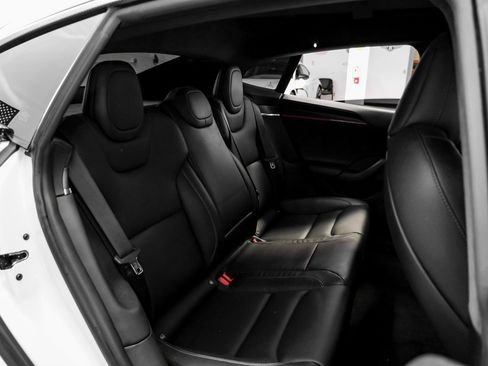 Used 2021 Tesla Model S Plaid image 33