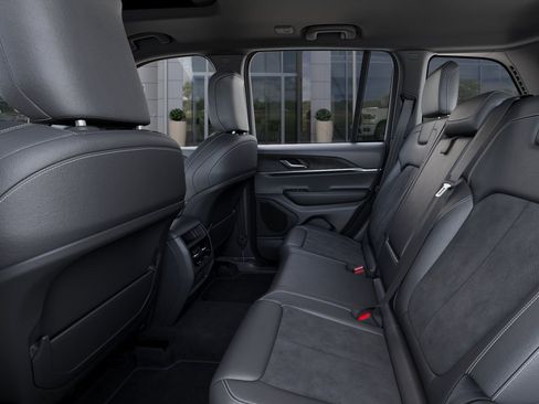 New 2026 Jeep Grand Cherokee Altitude RWD image 23