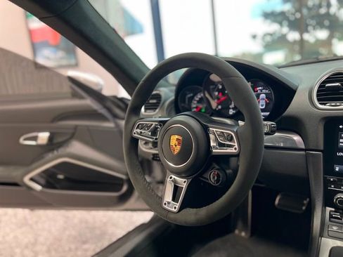 Used 2022 Porsche 718 Cayman GTS w/ Premium Package image 27