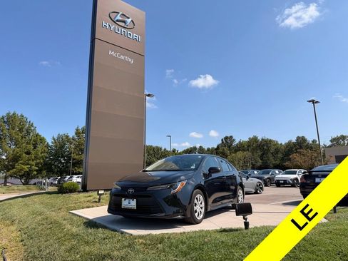 Used 2025 Toyota Corolla LE FWD image 1