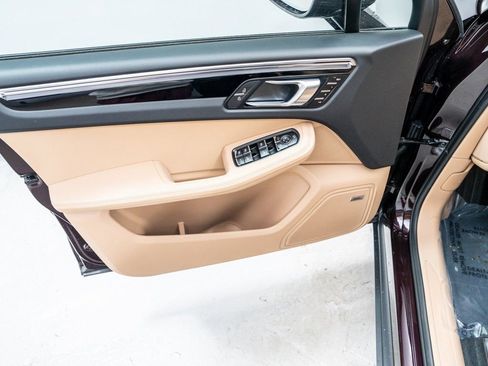 New 2026 Porsche Macan image 23