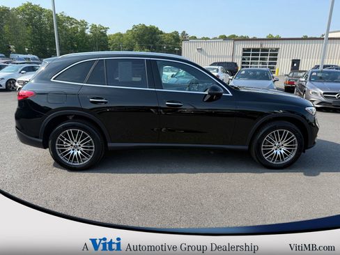 Used 2024 Mercedes-Benz GLC 300 4MATIC image 9