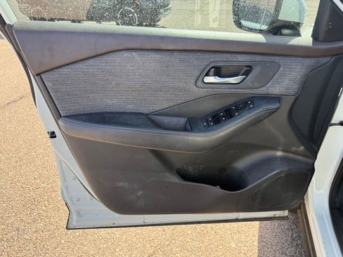 Used 2021 Nissan Rogue SV FWD image 14
