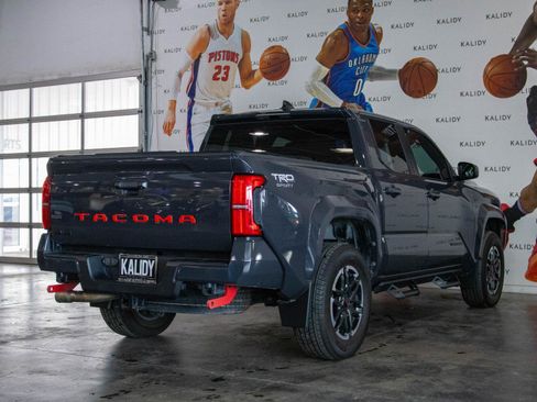 Used 2024 Toyota Tacoma TRD Sport AWD/4WD image 23
