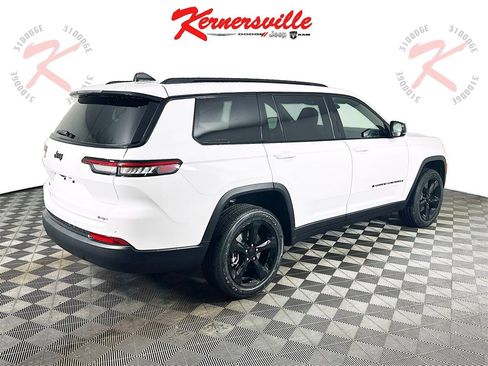 New 2025 Jeep Grand Cherokee L Altitude image 8