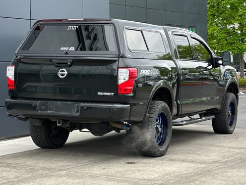 Used 2017 Nissan Titan PRO-4X w/ Pro-4x Convenience Package AWD/4WD image 3