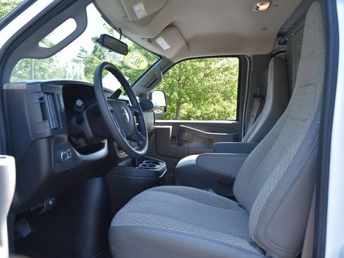Used 2025 GMC Savana 2500 w/ Driver Convenience Package RWD image 10
