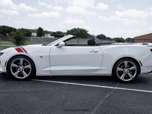 Used 2017 Chevrolet Camaro SS RWD image 3