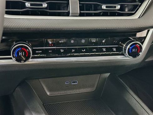 New 2026 Chevrolet Equinox LT w/ Convenience Package II image 16