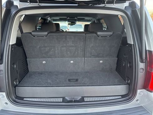 Used 2018 Chevrolet Tahoe LT image 19