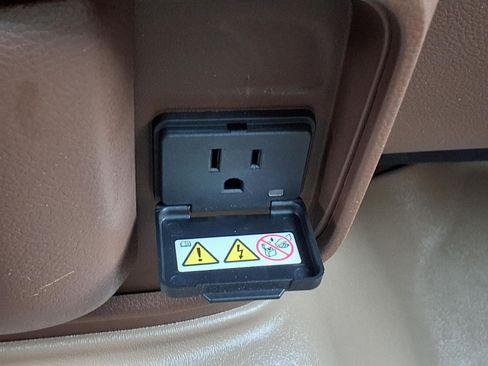 Used 2019 RAM 1500 Laramie RWD image 28