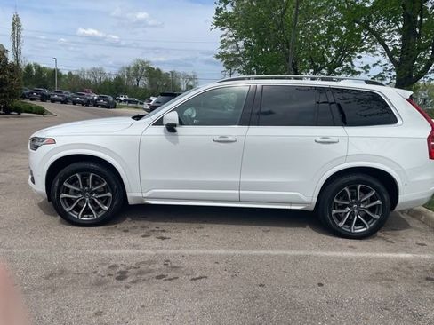 Used 2016 Volvo XC90 T6 Momentum w/ Momentum Plus Package AWD/4WD image 3