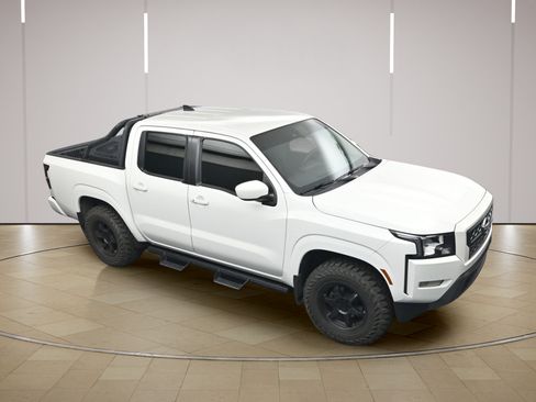 Certified 2023 Nissan Frontier SV w/ SV Convenience Package AWD/4WD image 32