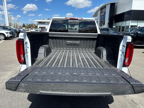 New 2026 GMC Sierra 1500 SLT AWD/4WD image 11