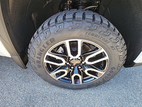 New 2026 GMC Sierra 1500 AT4 image 12