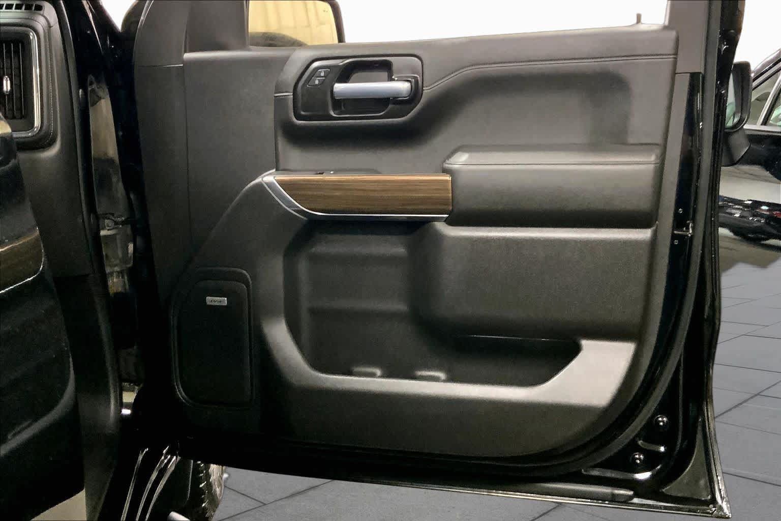Used 2021 Chevrolet Silverado 1500 LT Trail Boss w/ Convenience Package II AWD/4WD image 23