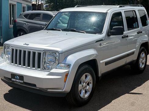 Used 2011 Jeep Liberty Sport w/ Popular Equipment Group AWD/4WD image 4