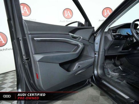 Certified 2024 Audi Q8 e-tron Prestige AWD/4WD image 18